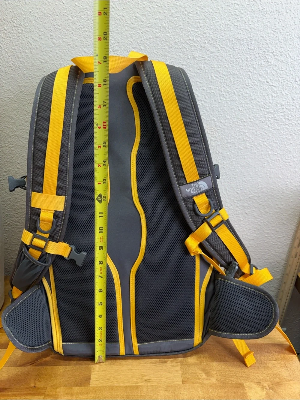 The North Face Hot Shot Backpack Grey Yellow Laptop Daypack T196